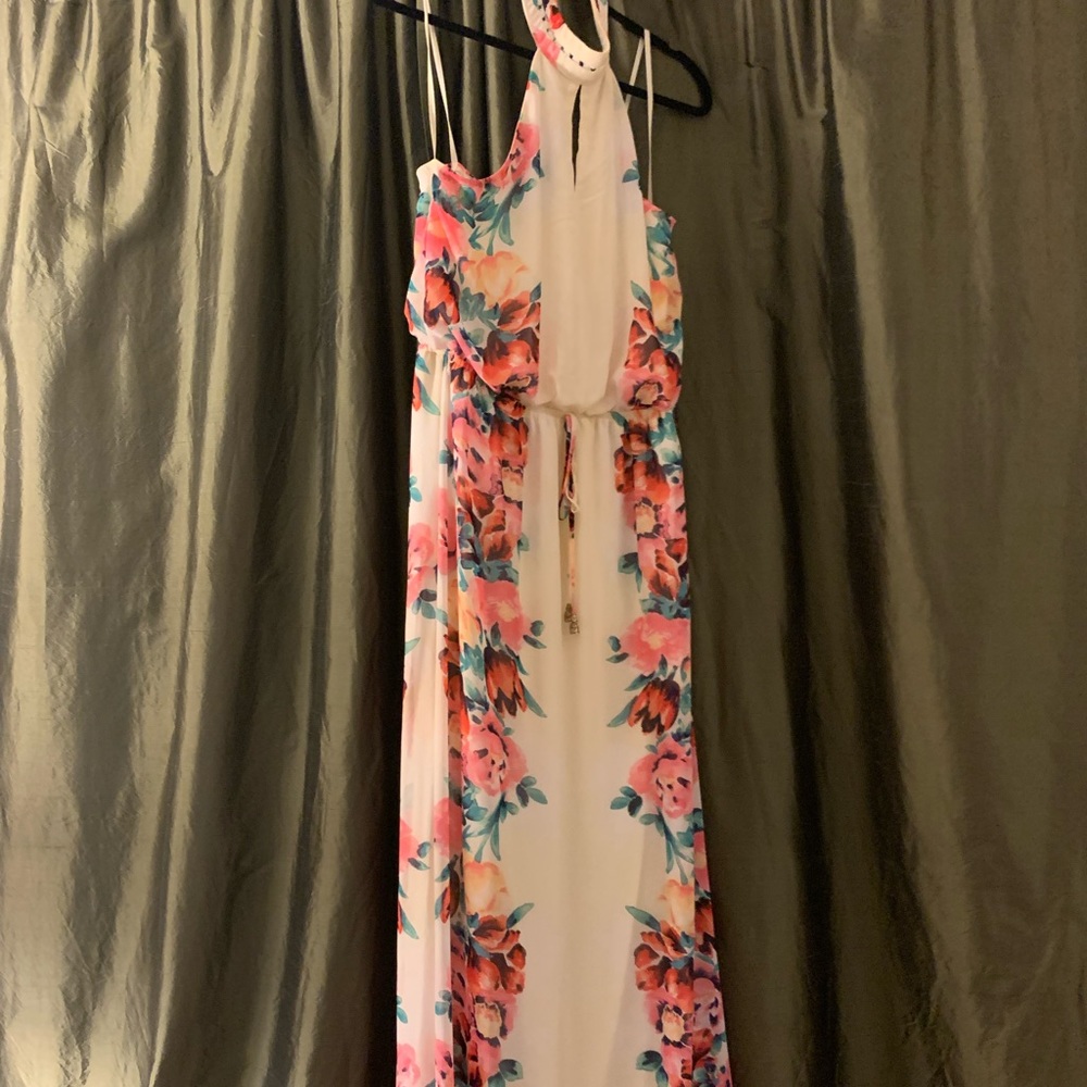 - Maxi halter dress